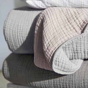 Organic Cloud Cotton Quilt From Parachute smoke/blush